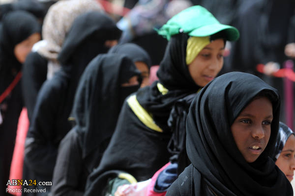 گزارش تصویری/ توزیع مواد غذایی بین زنان یمنی