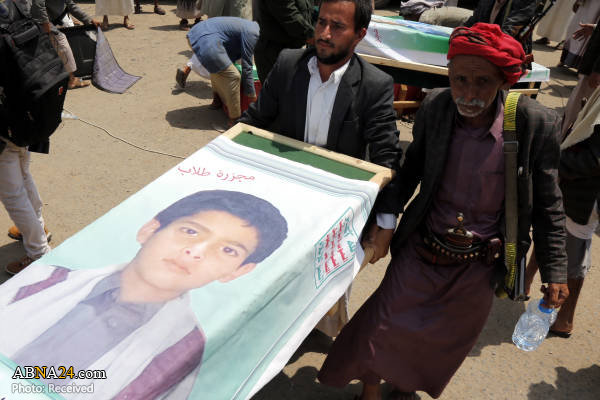 تشییع پیکر کودکان شهید یمنی