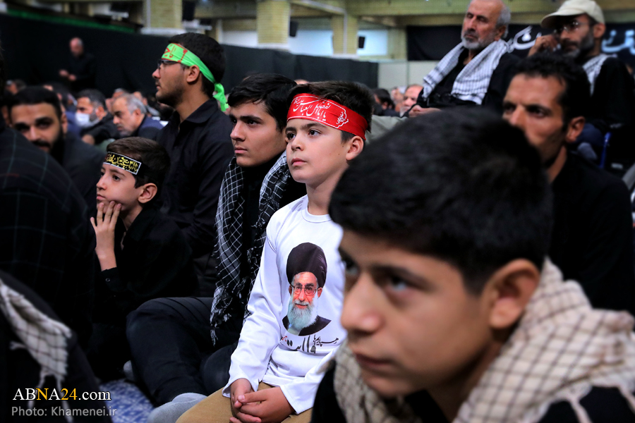 گزارش تصویری/ نخستین شب مراسم عزاداری حسینی با حضور مقام معظم رهبری