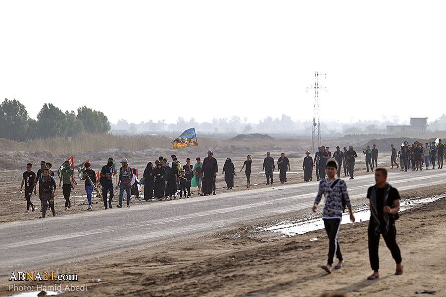 گزارش تصویری/ پیاده‌روی اربعین حسینی در منطقه «عفک» عراق