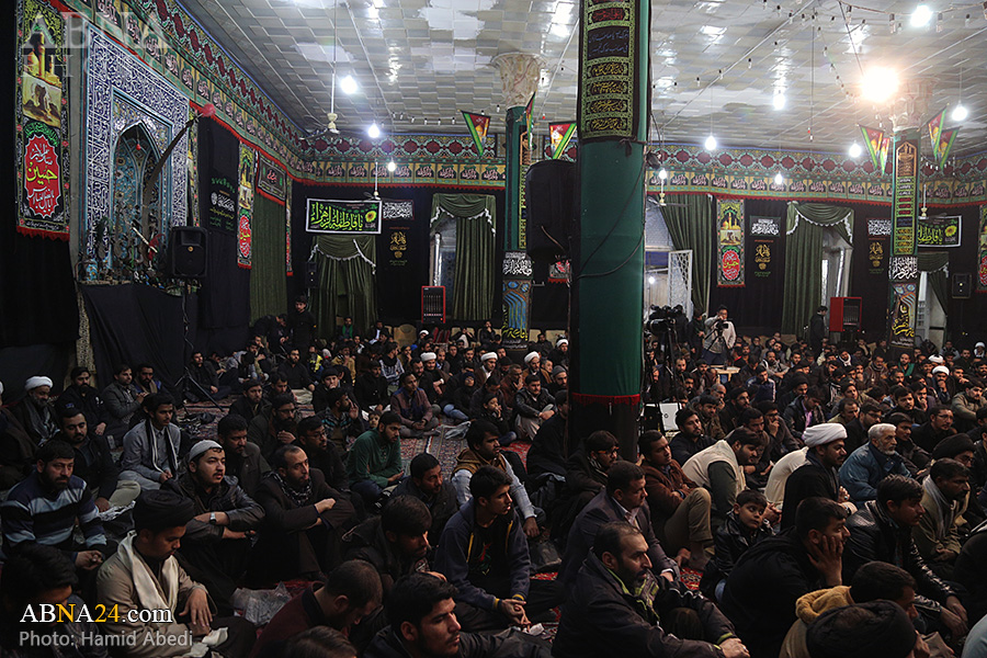 Ceremonias de luto por los Días Fatimíes en idioma urdu en la ciudad de Qom”
