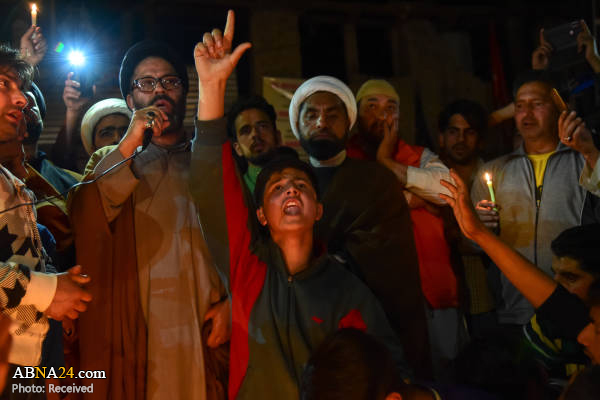 تظاهرات شبانه شیعیان کشمیر در محکومیت اعدام ۳۳ شیعه در عربستان
