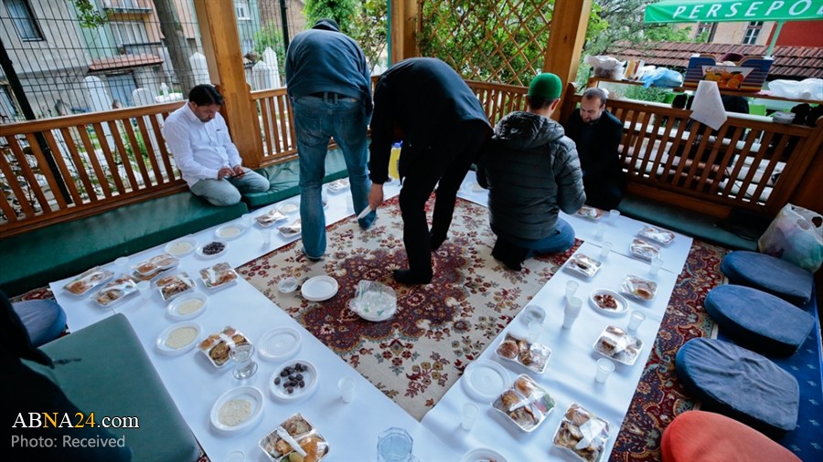 گزارش تصویری/ سفره افطار مسلمانان در سارایوو