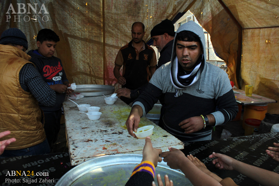 گزارش تصویری/ موکب های پذیرایی از زوار امیرالمؤمنین(ع) در شهر کوفه