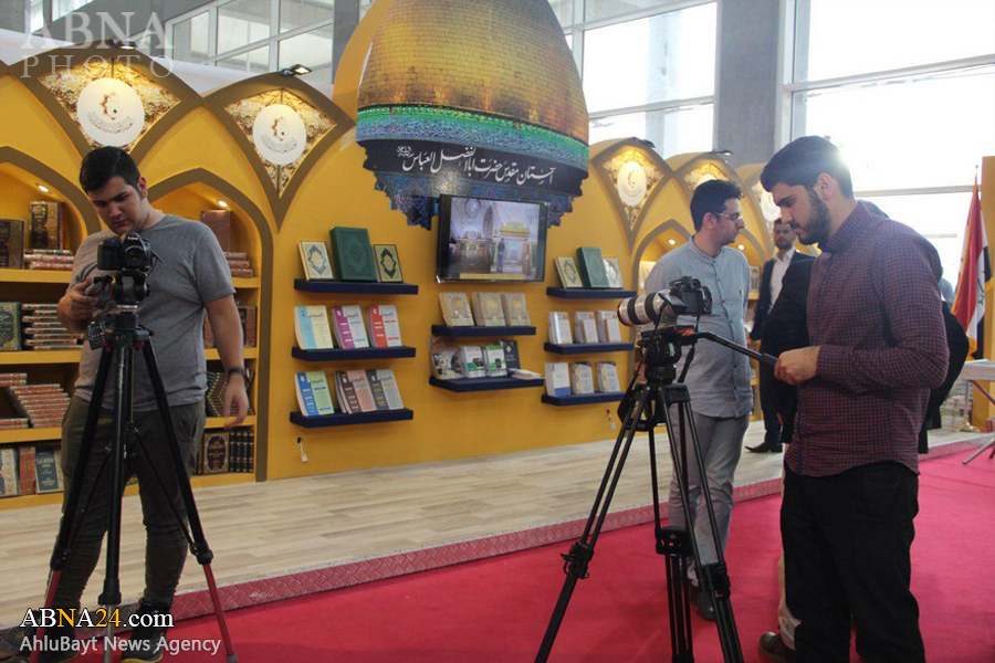 عکس خبری/ فعالیت های رسانه ای در غرفه مجمع جهانی اهل بیت(ع) در نمایشگاه کتاب