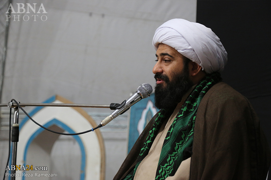 قرائت دعای ندبه و توزیع حلیم در راهپیمایی اربعین حسینی