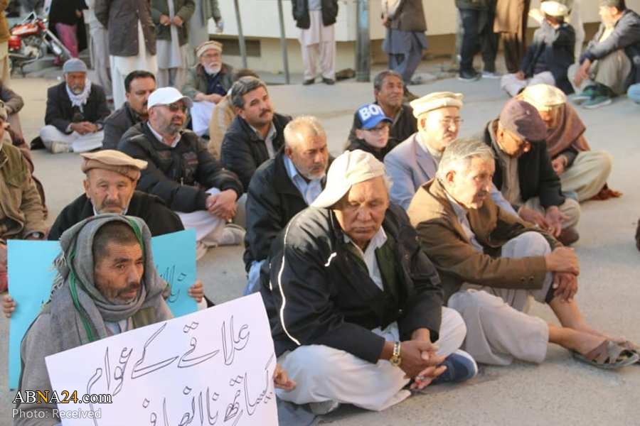 تجمع شیعیان کویته پاکستان در اعتراض به مشکلات آب و گاز در این شهر