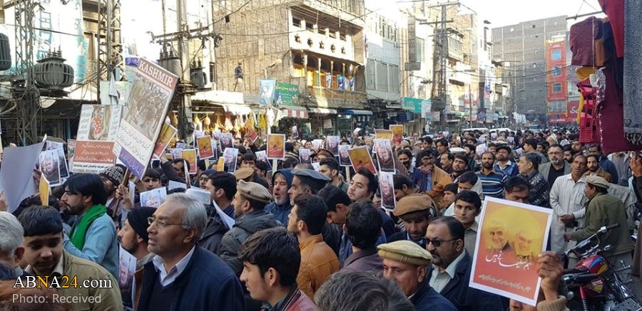 تظاهرات ضد آمریکایی در محکومیت ترور سردار سلیمانی در پیشاور پاکستان