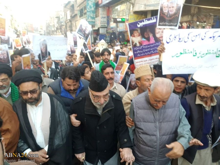 تظاهرات ضد آمریکایی در محکومیت ترور سردار سلیمانی در پیشاور پاکستان