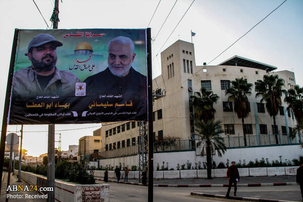 نصب عکس سردار سلیمانی در غزه