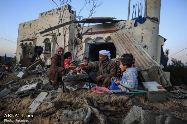  زندگی خانواده فلسطینی روی ویرانه‌های خانه خود