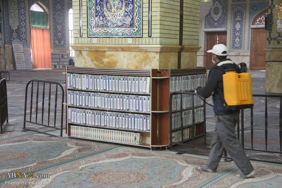 عکس خبری/ ضدعفونی کردن بخش‌های مختلف مسجد مقدس جمکران 