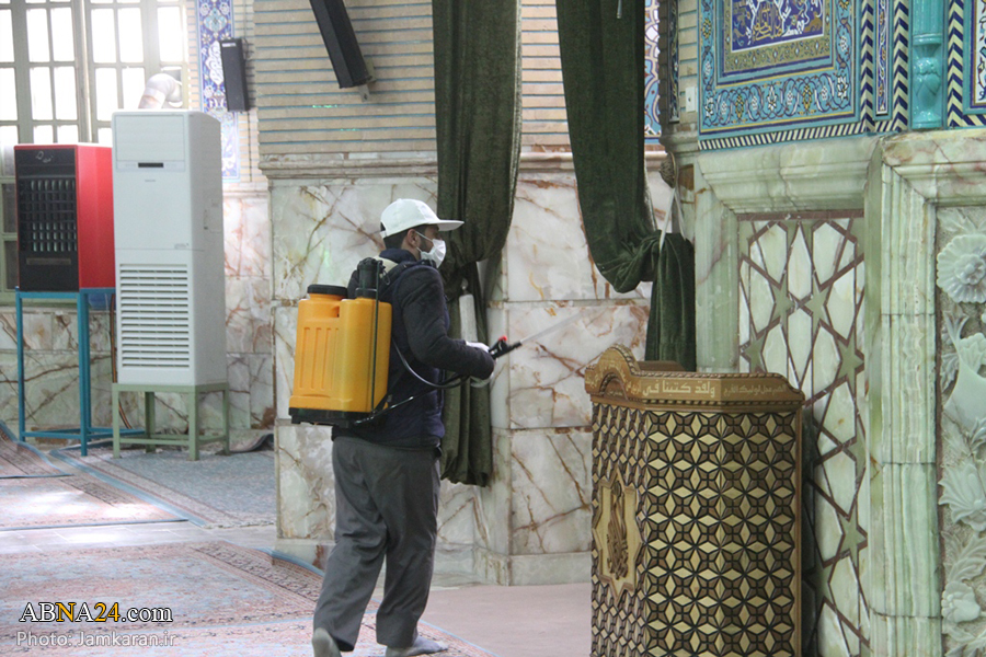 عکس خبری/ ضدعفونی کردن بخش‌های مختلف مسجد مقدس جمکران 