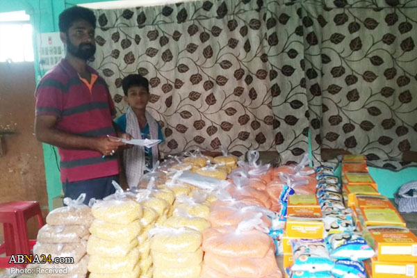 توزیع بسته‌های غذایی میان نیازمندان توسط شیعیان هند