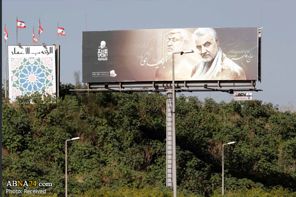 نصب تصاویر سردار سلیمانی و ابومهدی المهندس در لبنان