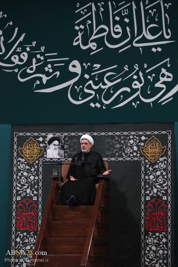گزارش تصویری/ عزاداری شام شهادت حضرت زهرا(س) با حضور رهبر انقلاب 
