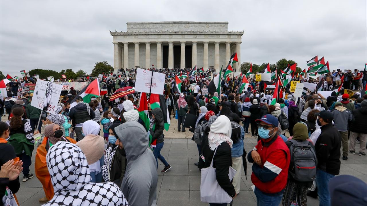 تجمع بزرگ حمایت از مردم فلسطین مقابل بنای \