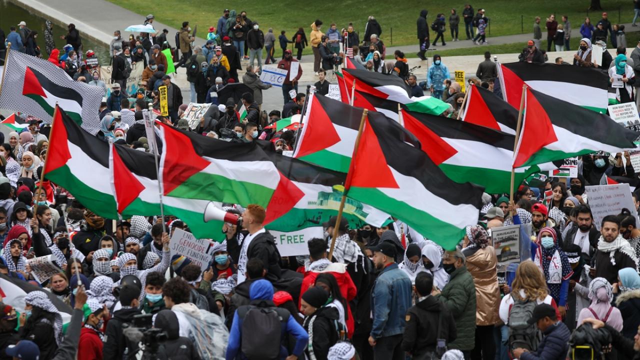 تجمع بزرگ حمایت از مردم فلسطین مقابل بنای \