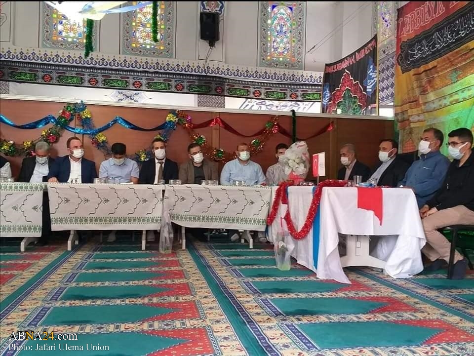 جشن میلاد امام هشتم در مسجد امام رضا(ع) در استانبول
