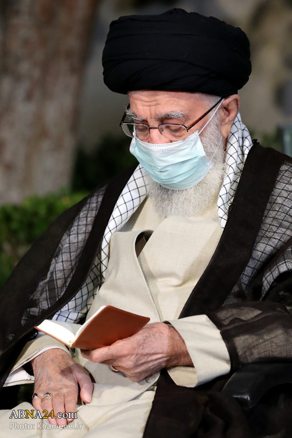 عکس خبری/ اقامه نماز رهبر انقلاب بر پیکر علامه حسن‌زاده آملی