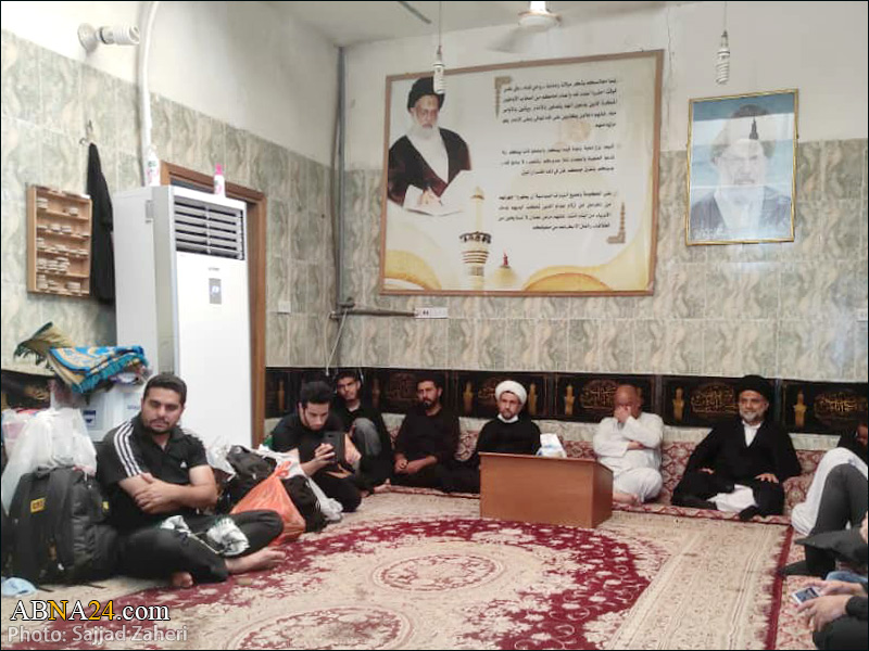 عکس خبری/ نشست اربعین در دفتر آیت الله سید کاظم حائری در کربلا 